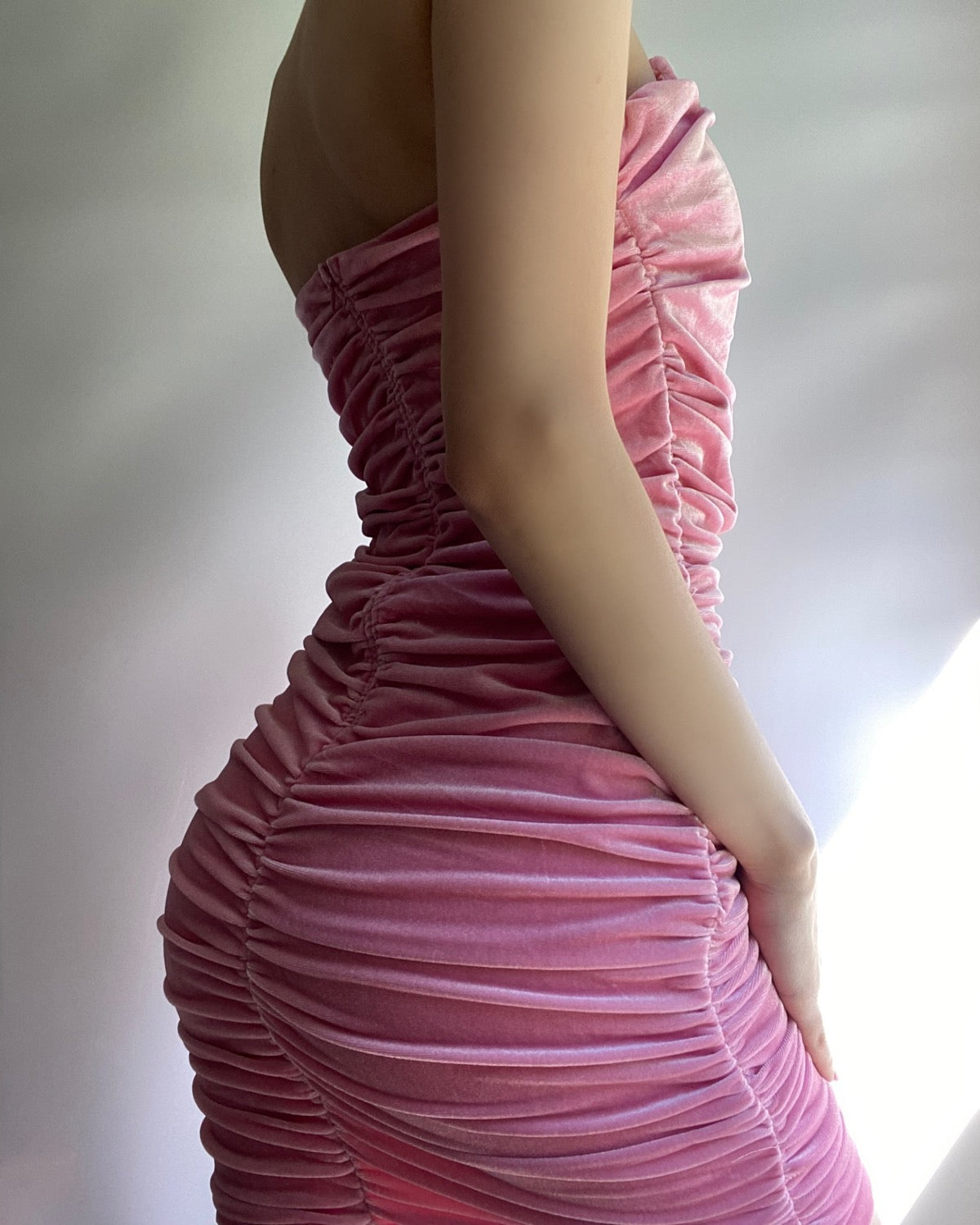 Raya Velvet Dress (Pink)